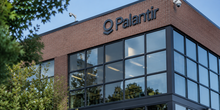 Palantir stock surges 20% as Q2 earnings beat spurs analyst upgrades