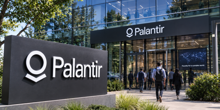 Palantir stock falls as AI chip rally overshadows strong Q2 results