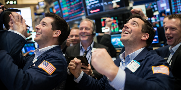 Dow opens nearly 700 points higher as Palantir, Caterpillar fuel AI rally