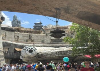 Disney shutting down key theme park app by fall