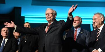 Warren Buffett’s Berkshire makes backdoor SpaceX play 