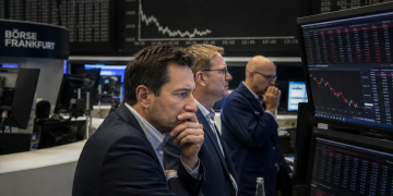STOXX 600 holds near record as oil rise tests Europe’s earnings rally