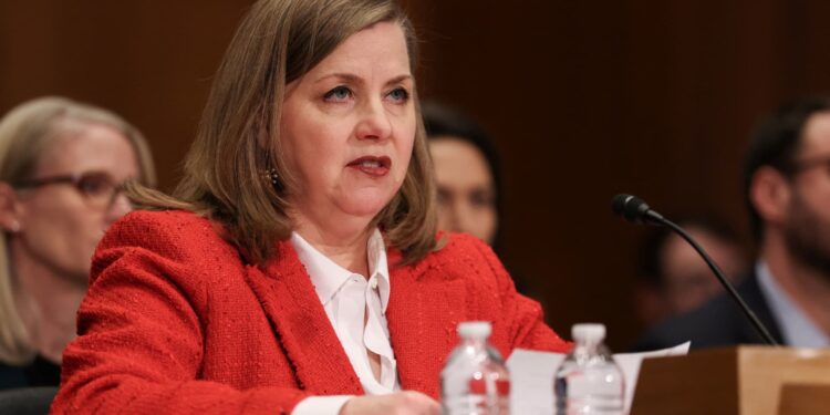 Fed staff should have known Silicon Valley Bank was vulnerable, new report finds