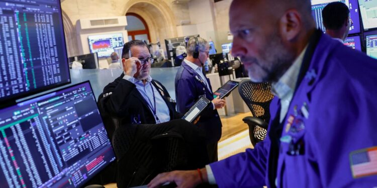 Yield on 10-year Treasury hovers below 5% as investors await Fed decision