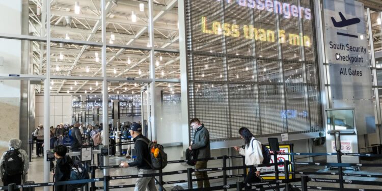 Flyers are happier with U.S. airports, despite near record travel levels, J.D. Power report shows