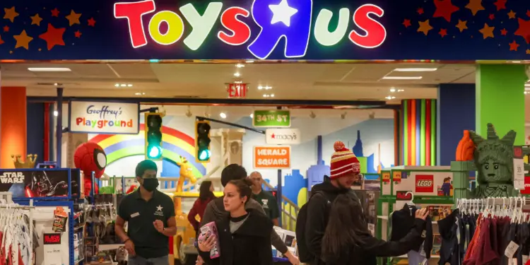 Toys ‘R’ Us to open 120 new US stores this holiday season