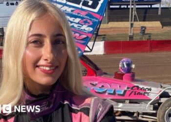 Stock car driver, 18, inspired by dad in world bid