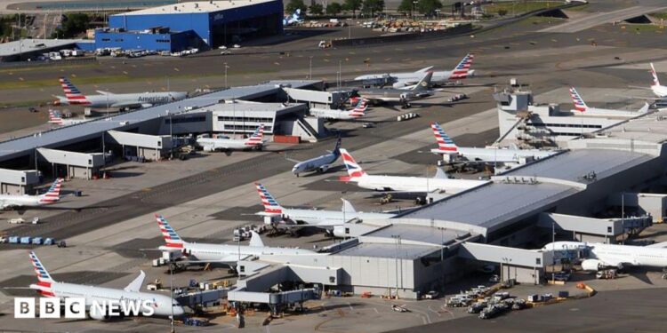 Flights delayed at major US airports after cable cut by construction workers