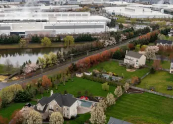 U.S. economy hits pivotal milestone: Spending on data centers and other hardware tops housing