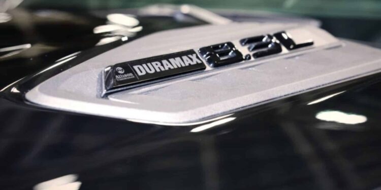 GM’s Massive New 555 Horsepower Diesel V8 Is Surprisingly Tech-Forward