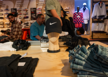 Analyst Predicts Nike Stock Could Fall to $30 After S&P 100 Drop