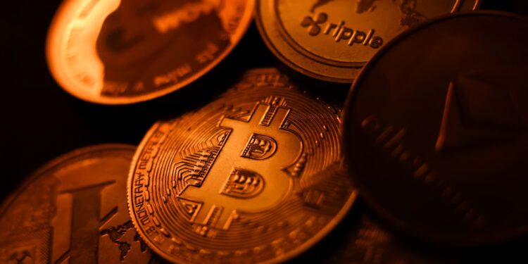 U.S. market regulator seeks to make it easier for funds, advisers to hold crypto