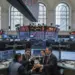 Artificial Intelligence Slump Dampens Market Gains Despite Corporate Earnings Beat