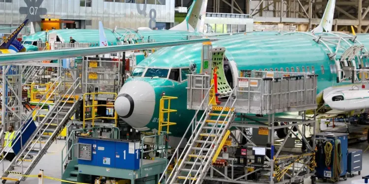 Boeing engineers, tech workers approve contract, avoid strike
