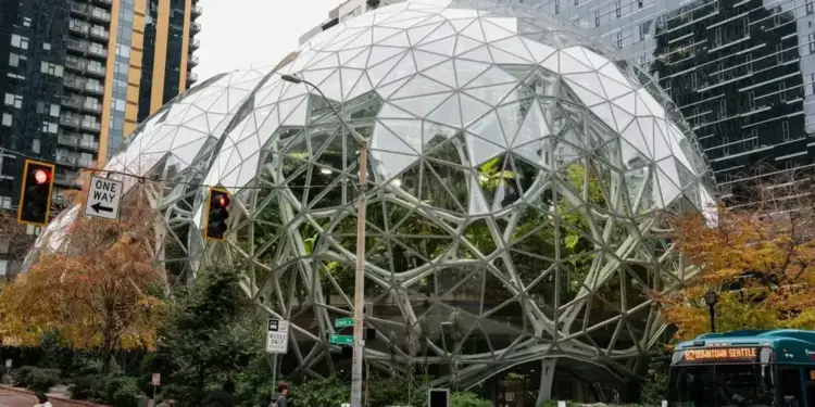 Amazon Trims Retail Staff While Betting Billions on Artificial Intelligence