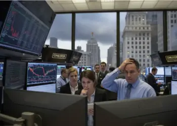 Future Fears Eclipse Financial Gains as Banking Stocks Slide