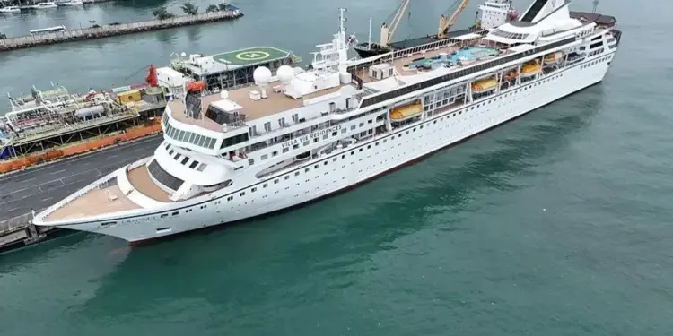 Forever Home Becomes Financial Nightmare for Luxury Cruise Residents