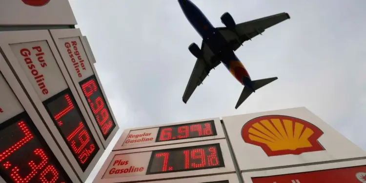 Fuel Volatility and High Demand Create a Pricing Paradox for Air Travelers