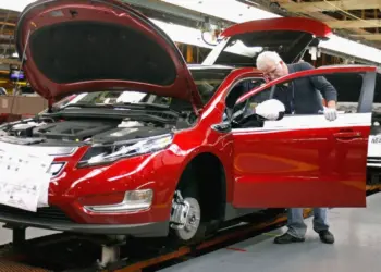 General Motors Pivots Back to Hybrids Amid Shifting Consumer Demand
