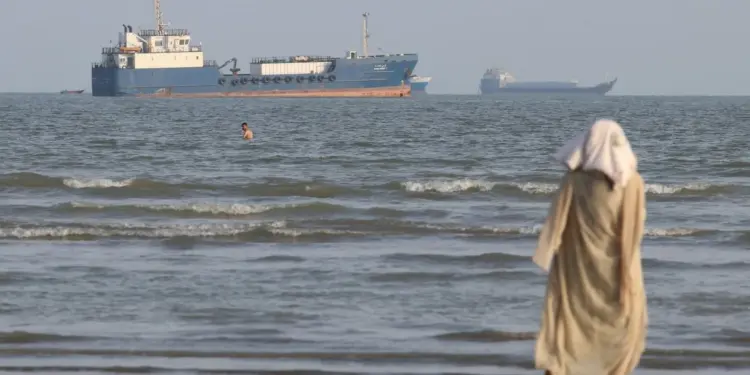 Global Energy Markets Shudder as Geopolitical Chaos Drives Crude Toward Triple Digits