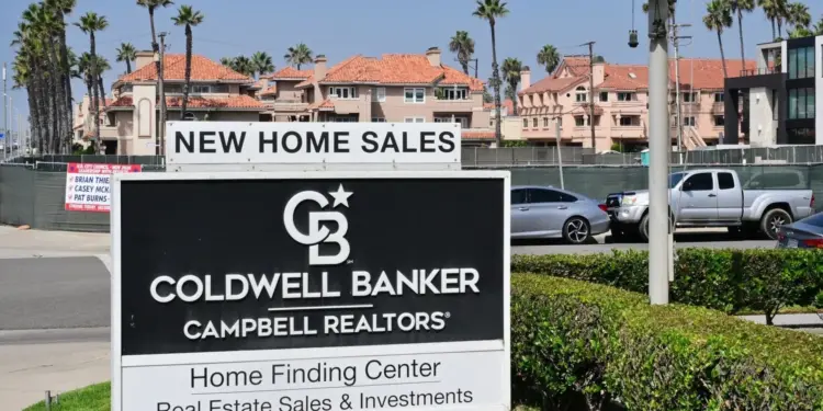Homebuyers Retreat as Borrowing Costs Hit Three Year Peak