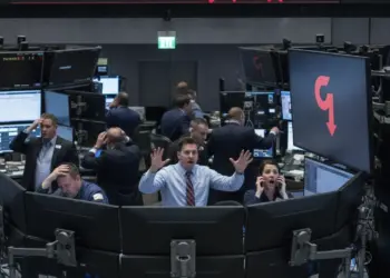 Tech Giants Stumble as Alphabet Slump Ends Nasdaq Rally