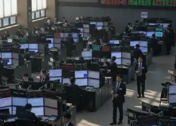 Markets Hold Steady as Investors Pivot Toward Earnings and Fed Policy