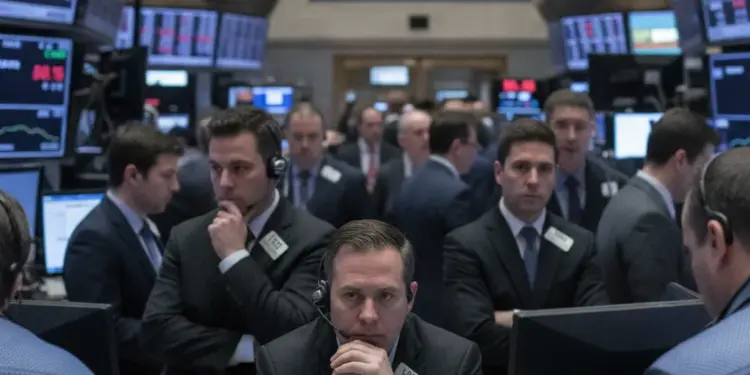Tech Slump Drags Markets Down Despite Early Friday Gains