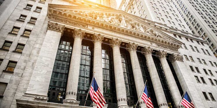 Stock Market Today: Dow Sinks As Yields Surge; Accenture Vaults On Earnings Beat (Live Coverage)