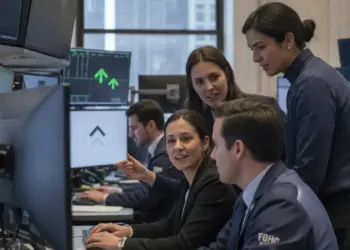 Wall Street Giant Signals Strong Confidence in Key Equities Before Quarterly Reports